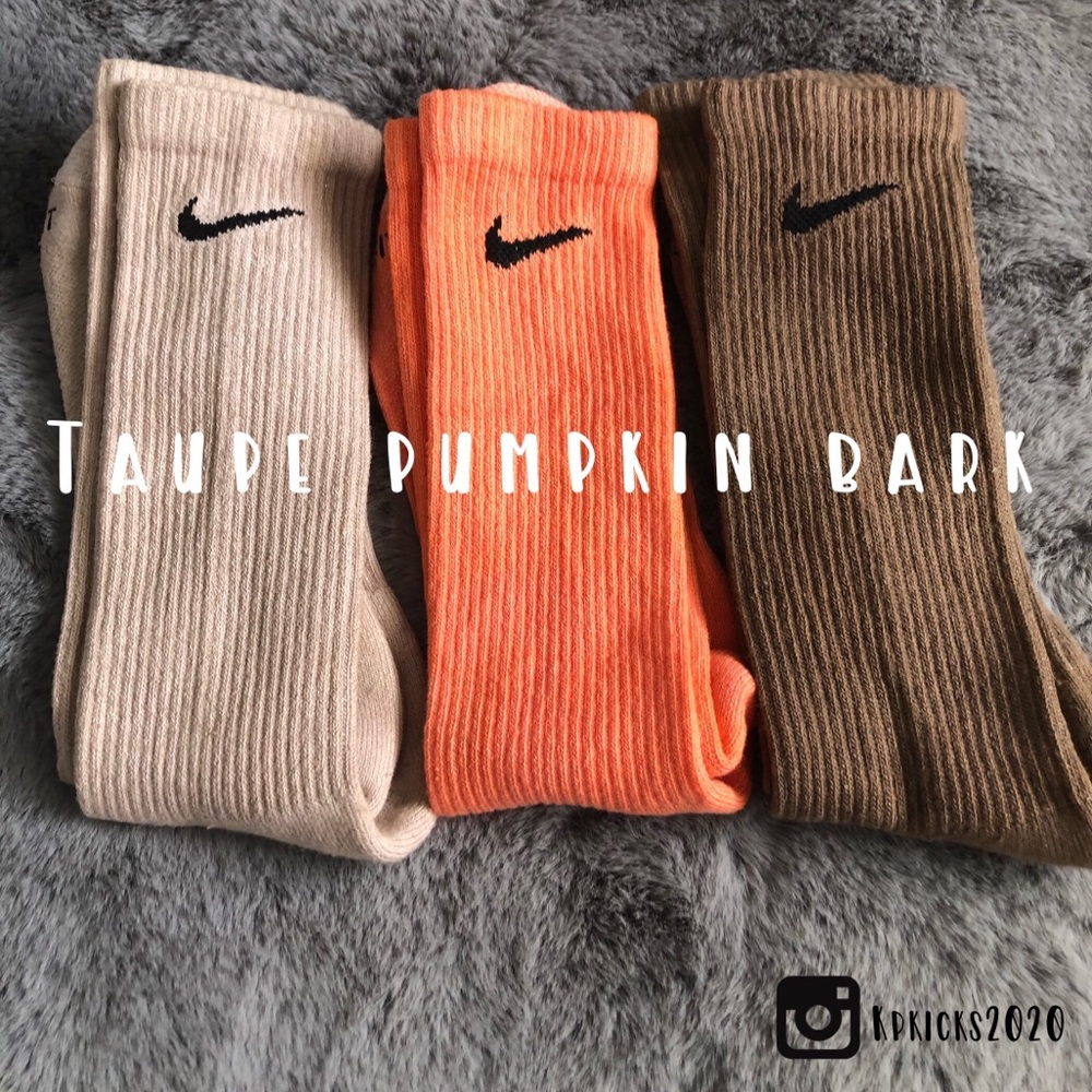 🆕3 Pack ⭐️Nike Custom Colour Unisex Crew Socks | Any colour you choose - Picture 4 of 13